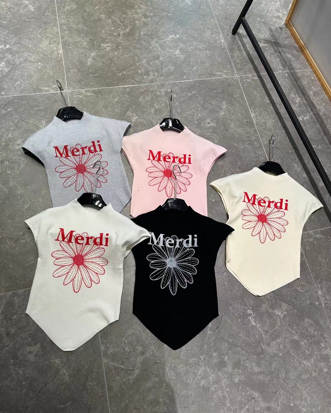 MardiMercredi小雛菊字母印花辣妹短袖t恤女洋氣修身顯瘦女短上衣