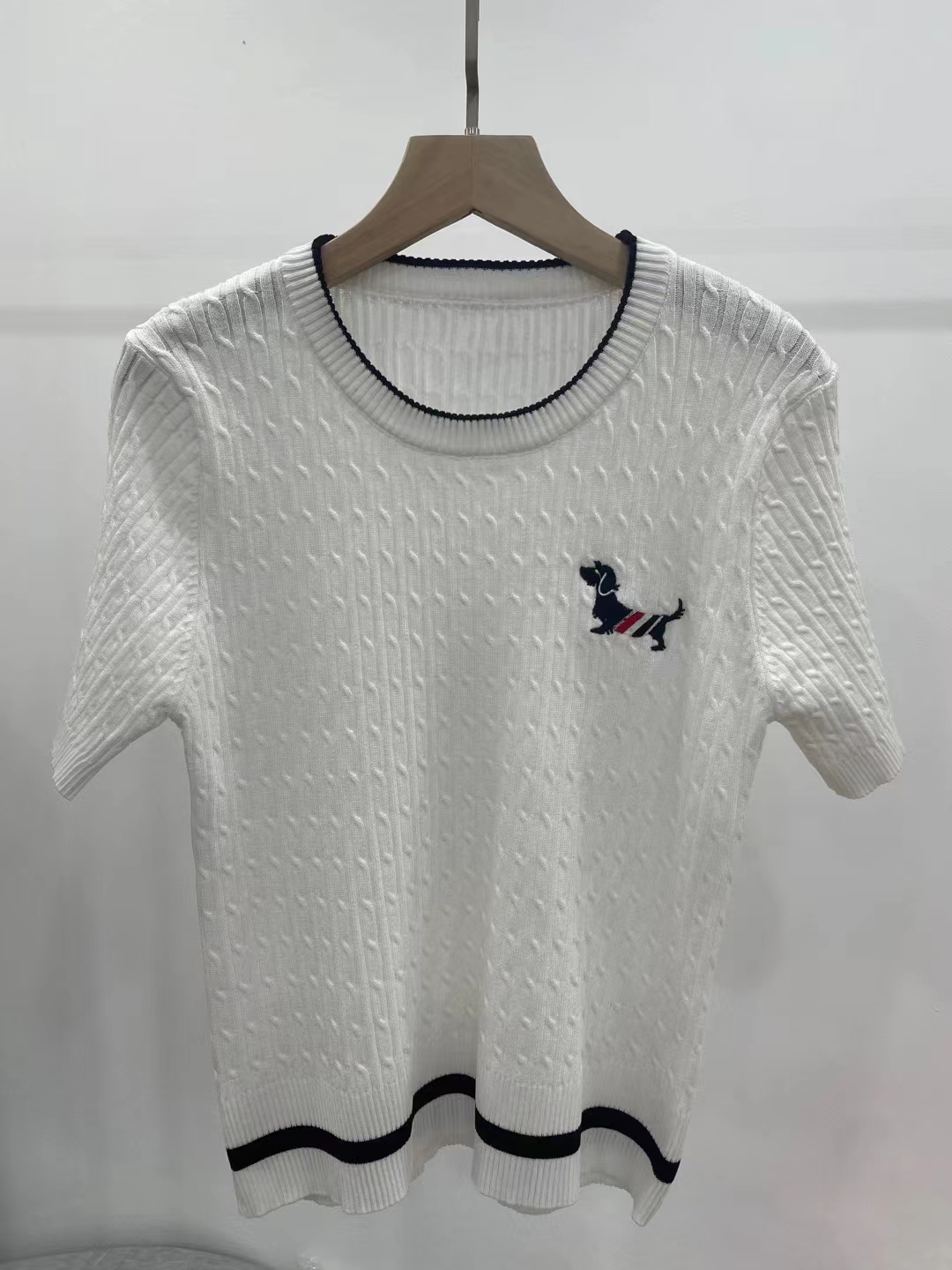 小狗刺繡學院風針織短袖女麻花紋路高級感上衣潮