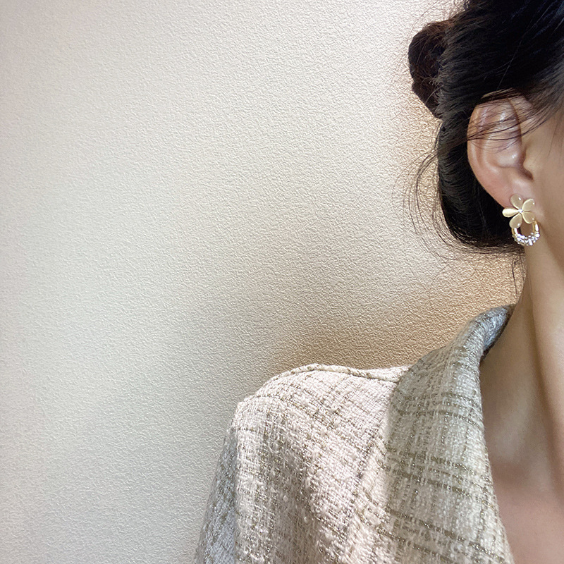 Real shot S925 silver needle pineapple cat's eye stone diamond earrings for women ins style niche personality design