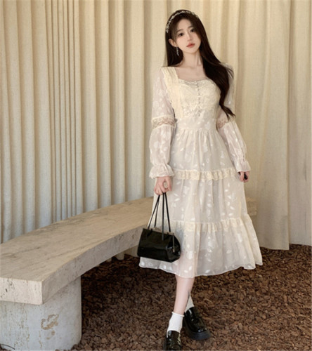 Real shot of plus size fat mm French palace style gentle high waist lantern sleeve dress square neck cake fairy long dress