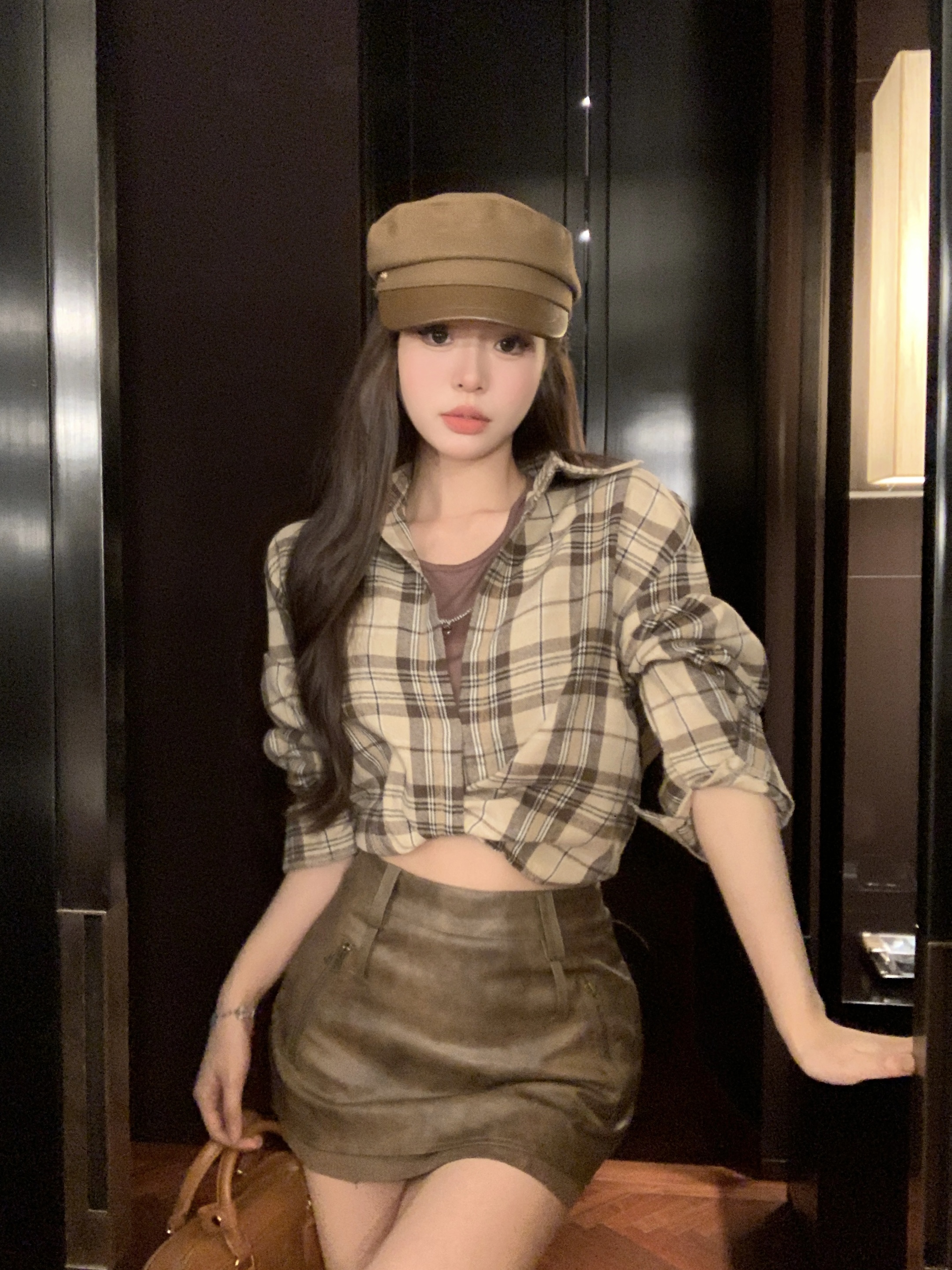 Actual shot of 2024 new sweet and cool hot girl plaid long-sleeved shirt with vest top two-piece set