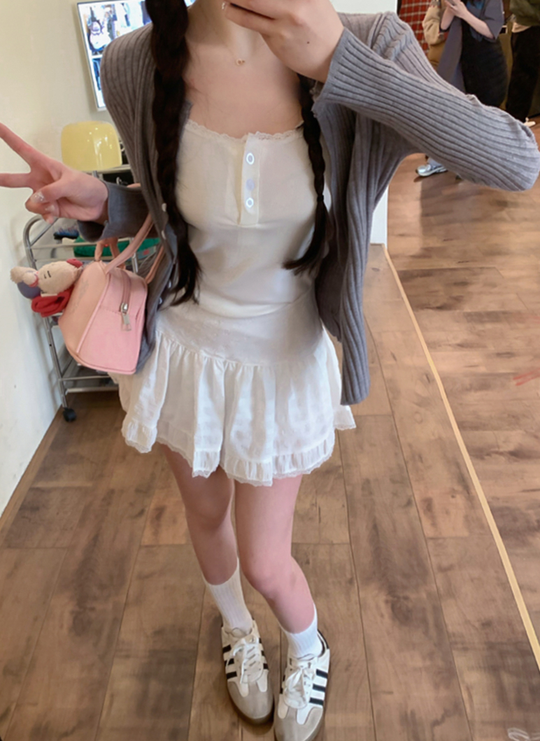 Actual shot of new white puffy skirt, knitted cardigan, lace small suspender three-piece set