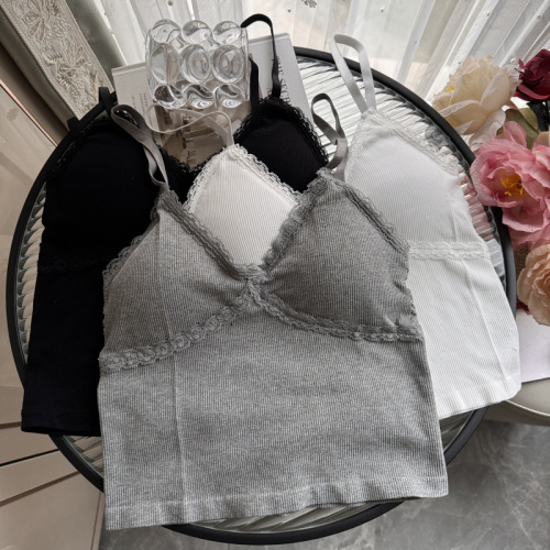 Actual shot of spring and summer Korean version of sexy lace camisole, versatile bottoming, beautiful back, chest-wrapped tube top
