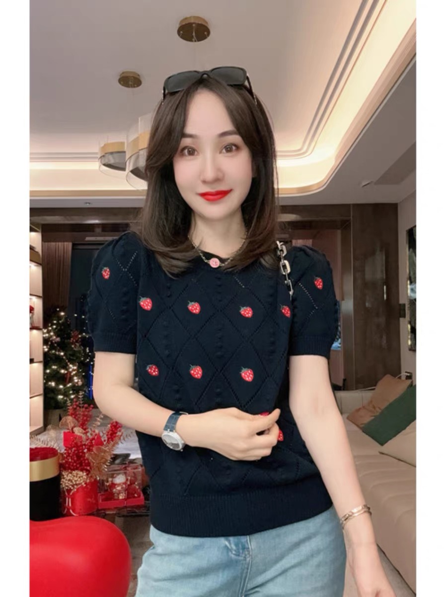 今年流行2024新款高級感獨特超好看白色泡泡袖針織毛衣女春季