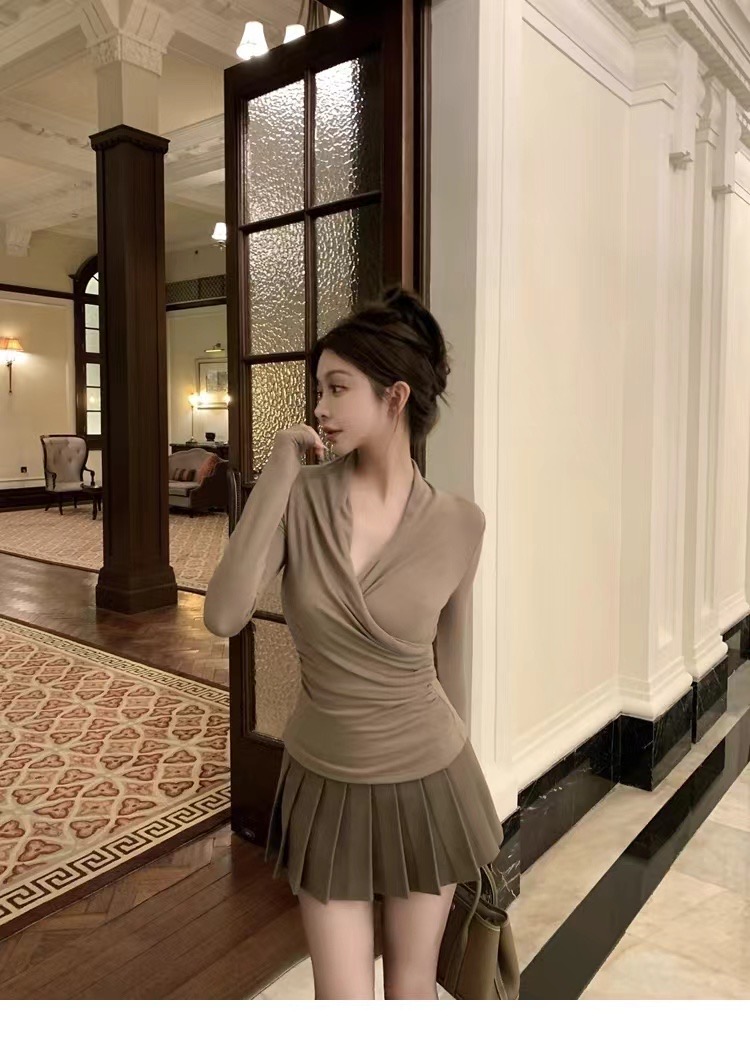 已出貨 交叉V領磨毛打底衫長袖T恤女設計感小眾修身內搭德絨上衣