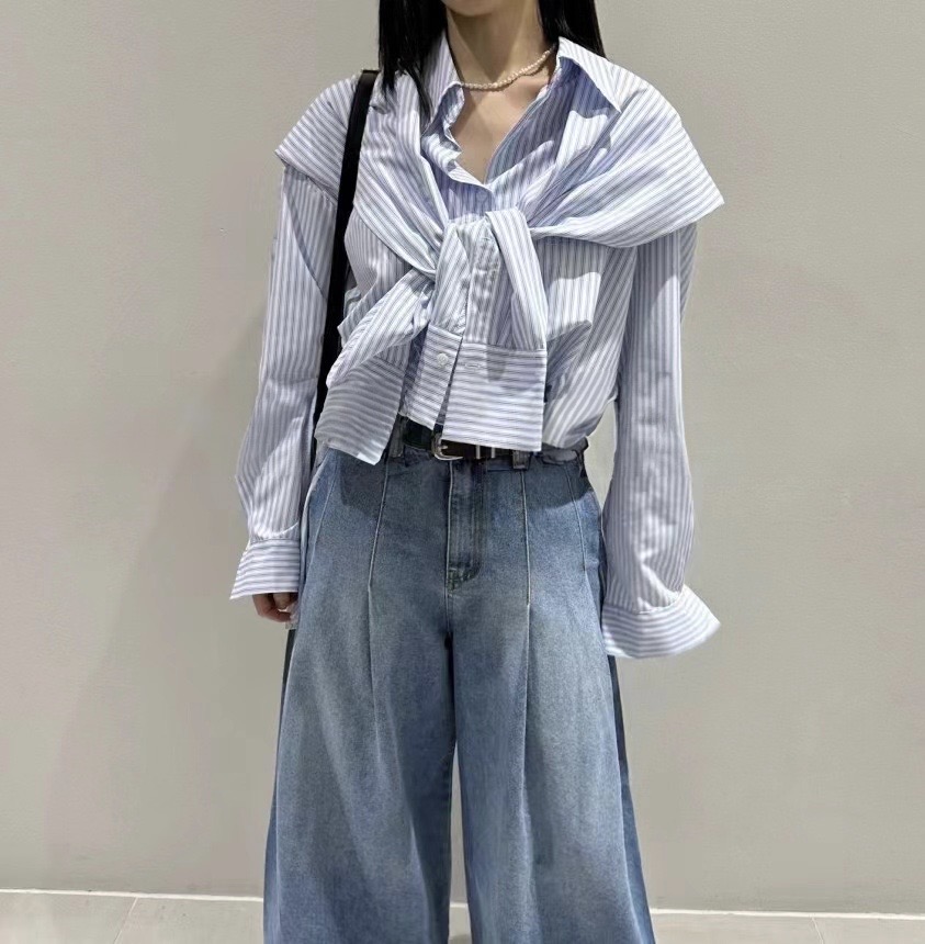 Korean spring new niche design striped shirt
