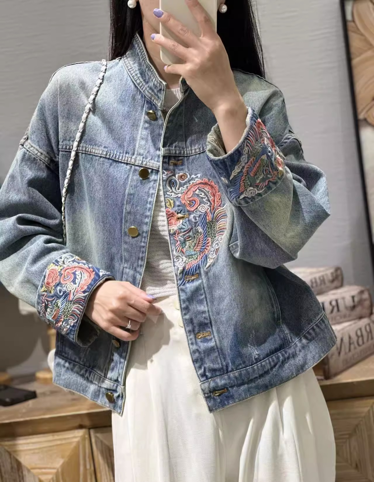 高端國潮風春季復古刺繡牛仔外套女時尚個性別致寬鬆短款夾克上衣