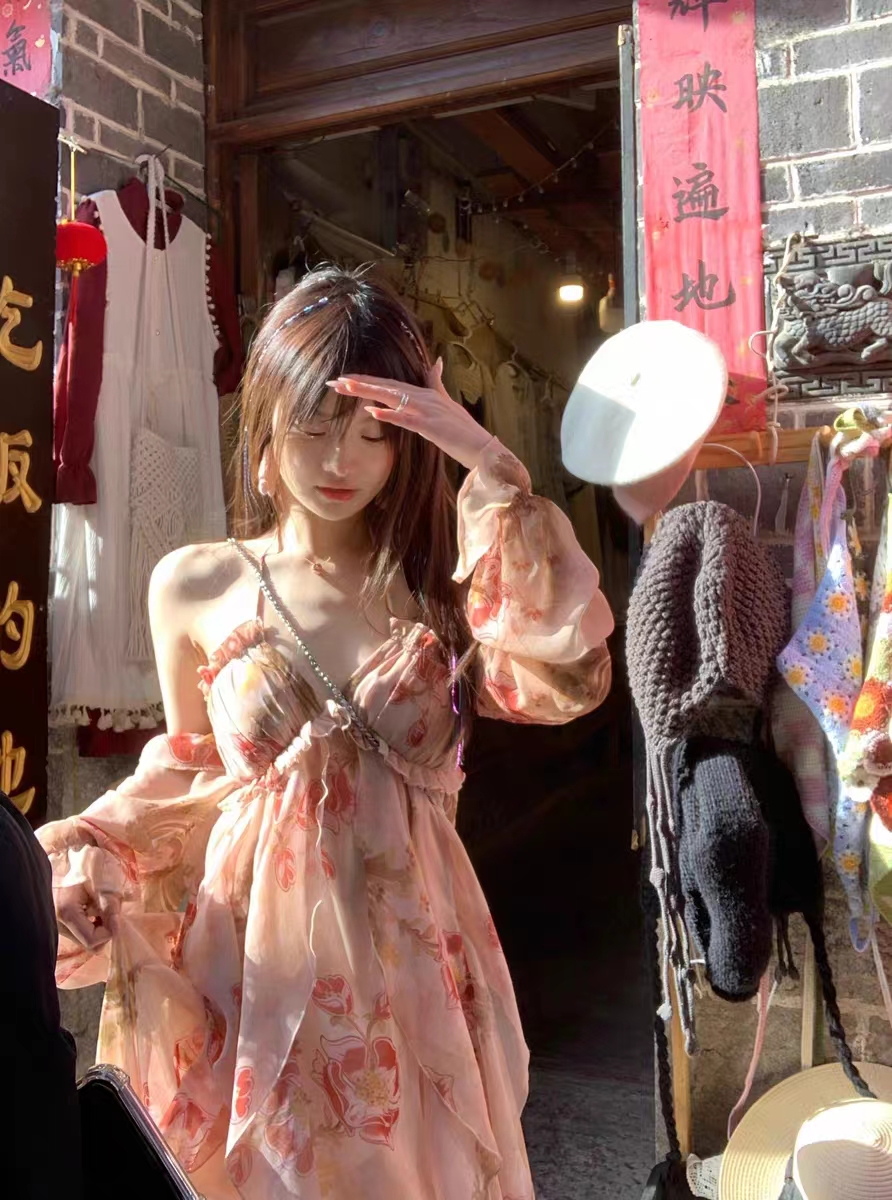 /彼岸花/女裝春季2024新款長裙子春夏度假露肩連衣裙