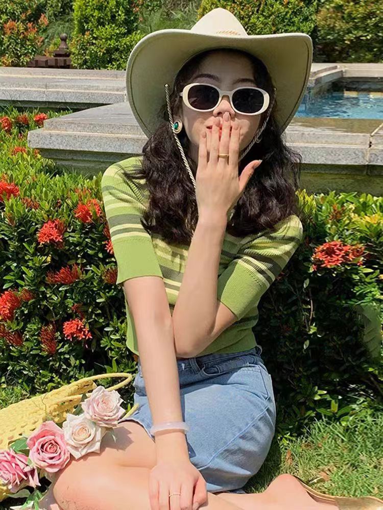 短袖撞色綠色條紋高級感上衣女夏季港味網紅別致針織衫ins潮