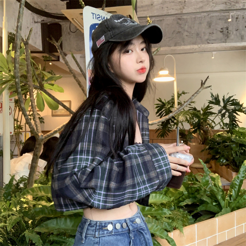 Real shot of retro plaid long-sleeved shirt jacket for women Hong Kong chic slim short shirt thin sun protection top trendy