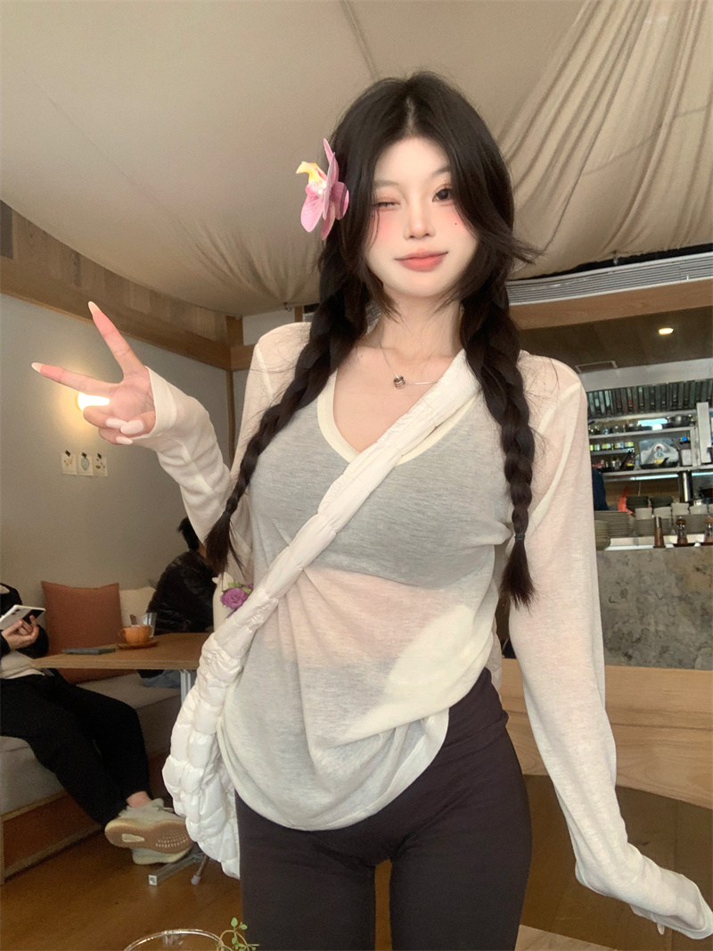 實拍 V領長袖T恤女春薄款純欲上衣
