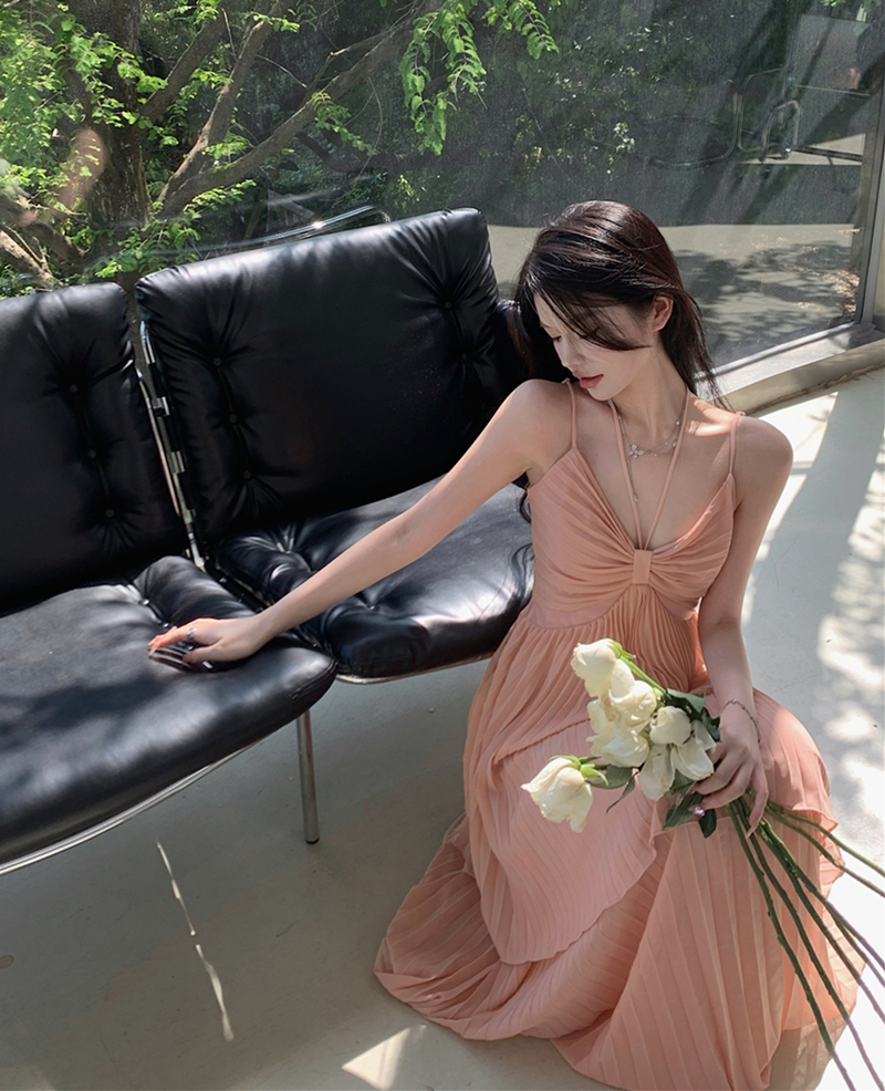 Real shot of sexy pure desire V-neck suspender halter neck high waist slimming seaside vacation two-piece dress for women