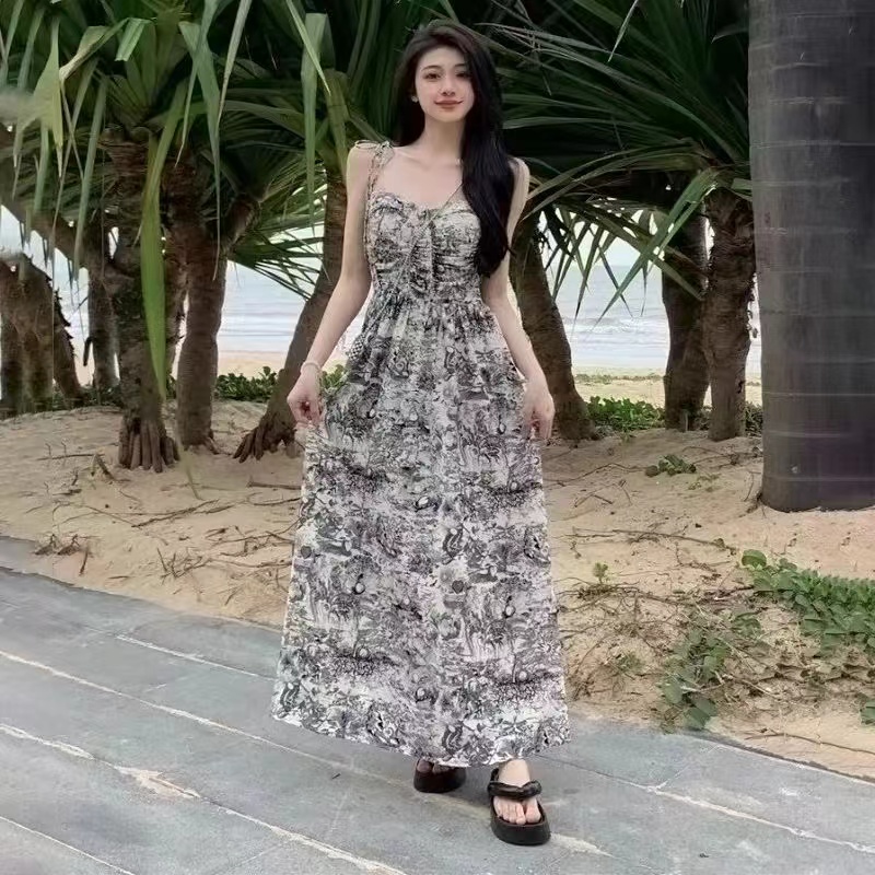 法式復古水墨印花吊帶裙連衣裙女夏季中長款收腰顯瘦海邊度假裙子