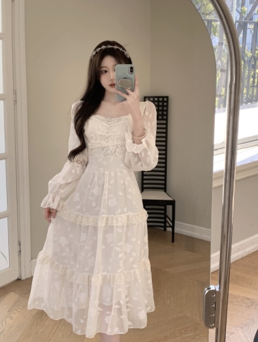 Real shot of plus size fat mm French palace style gentle high waist lantern sleeve dress square neck cake fairy long dress