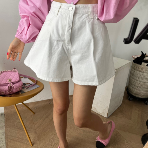 Solid color shorts are a must-have for summer. High-waisted A-line wide-leg shorts.