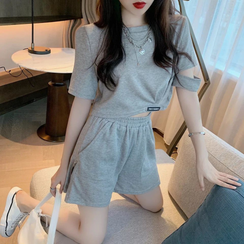 2024 summer new style small casual sports suit female Internet celebrity chic Hong Kong style student western style two-piece trendy suit