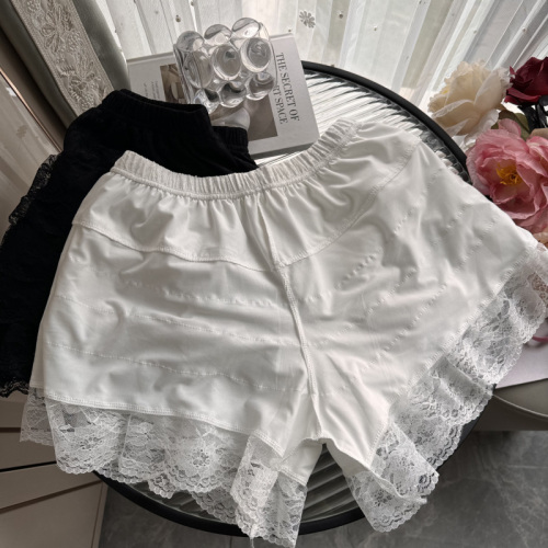 Real shot of sweet and careful lace cake skirt leggings safety pants can be worn outside to prevent exposure spring and summer new style