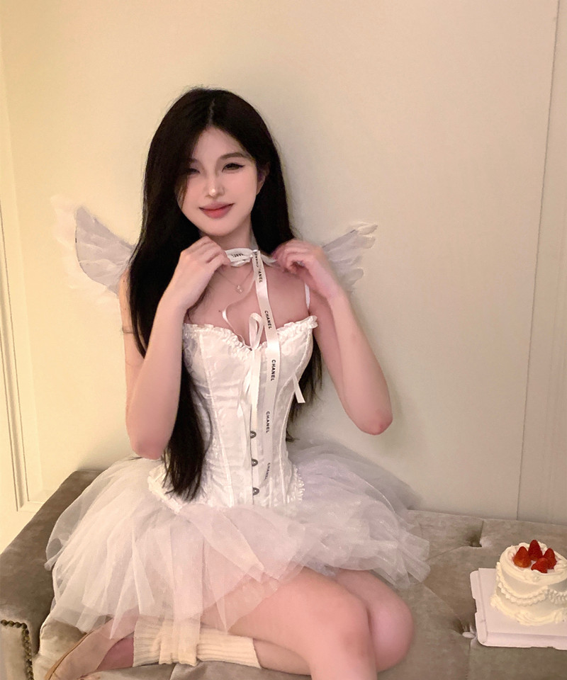 Real shot of sweet and cool hot girl style chic strappy bow waist slimming tube top + mesh tutu skirt