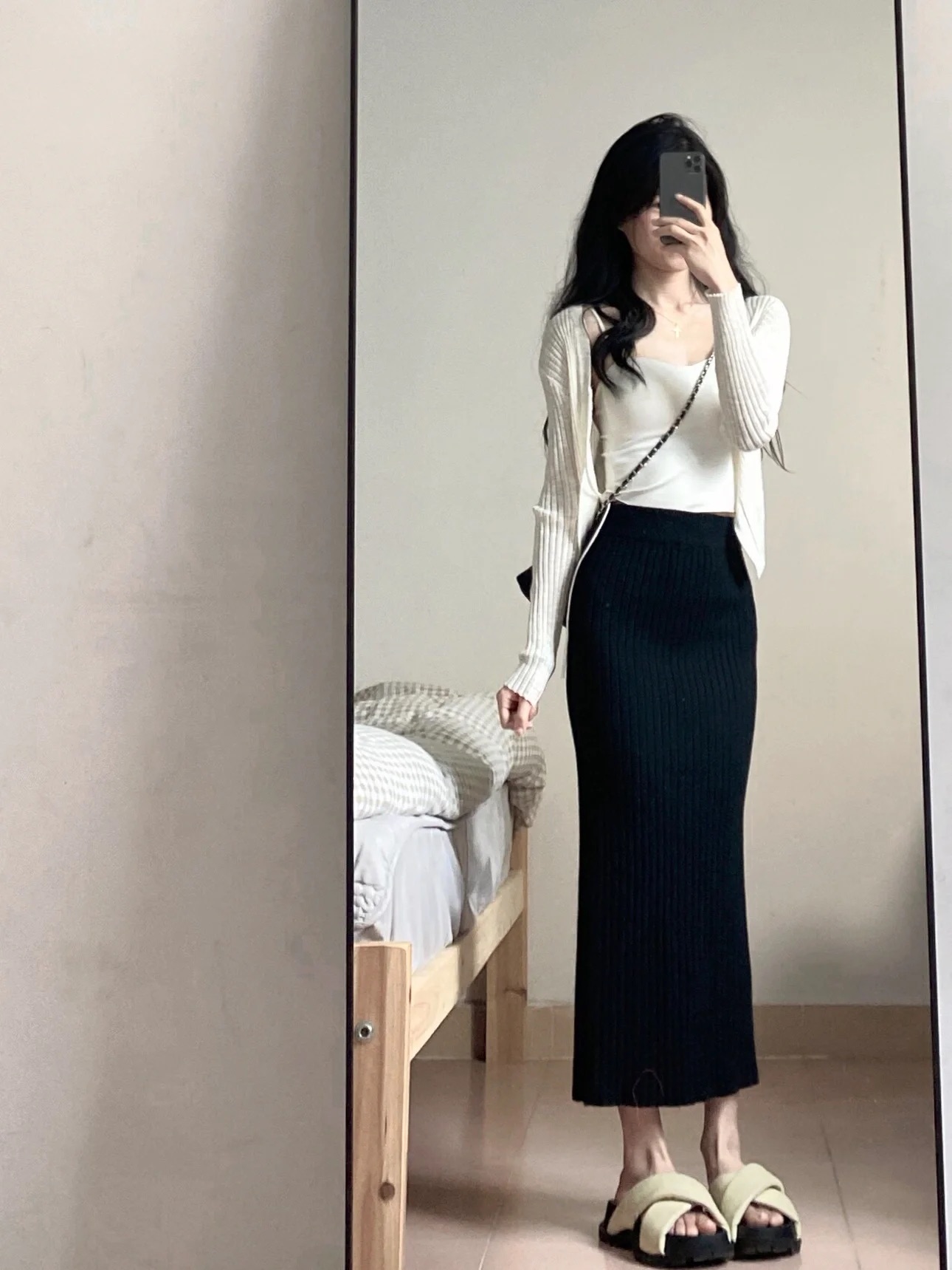 鹽系輕熟茶系穿搭套裝裙女秋季短款吊帶針織開衫包臀半身裙三件套