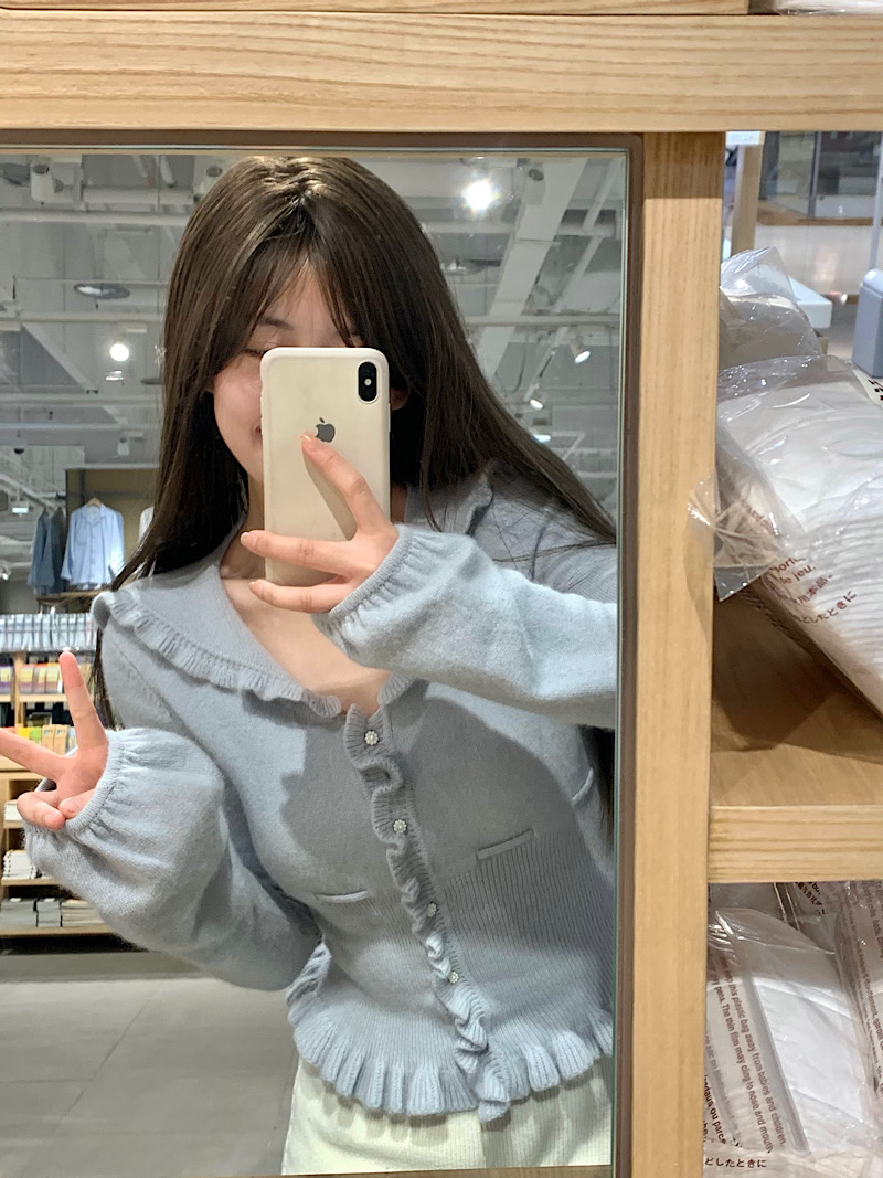實拍  超V後系帶 木耳邊絨絨兔 甜妹針織花瓣扣上衣