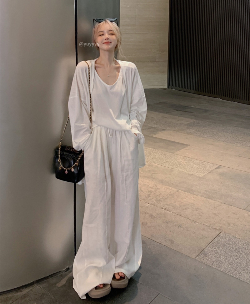 Actual shot of early spring light oxygen relaxed vest + linen wide-leg trousers + light sun protection cardigan
