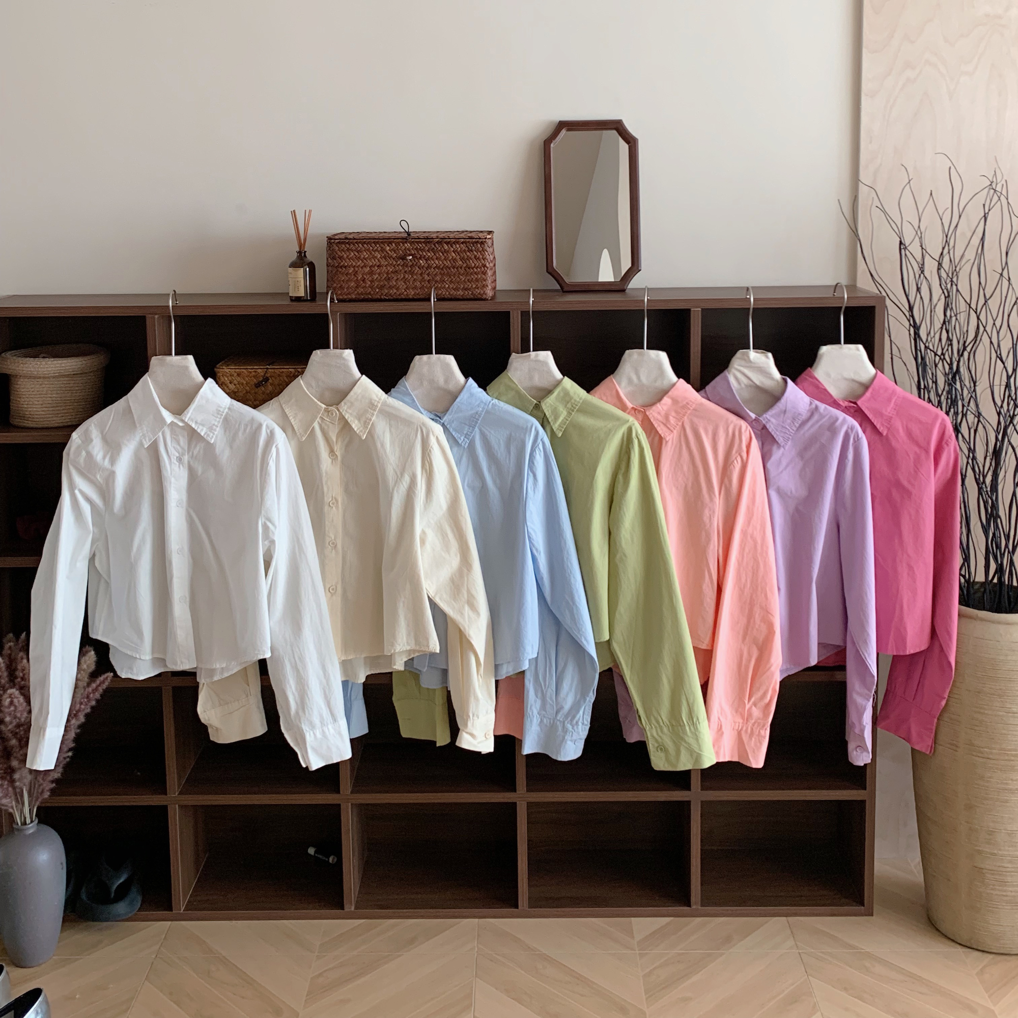 Real shot of spring macaron color short cotton shirt vs