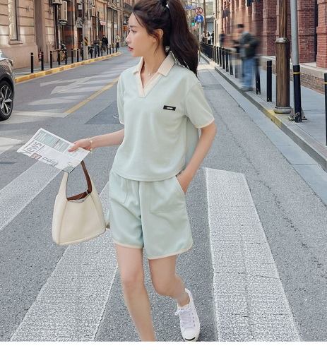 Polo collar short-sleeved tops and shorts two-piece set for women in summer, playful and lively age-reducing college style casual sports suit