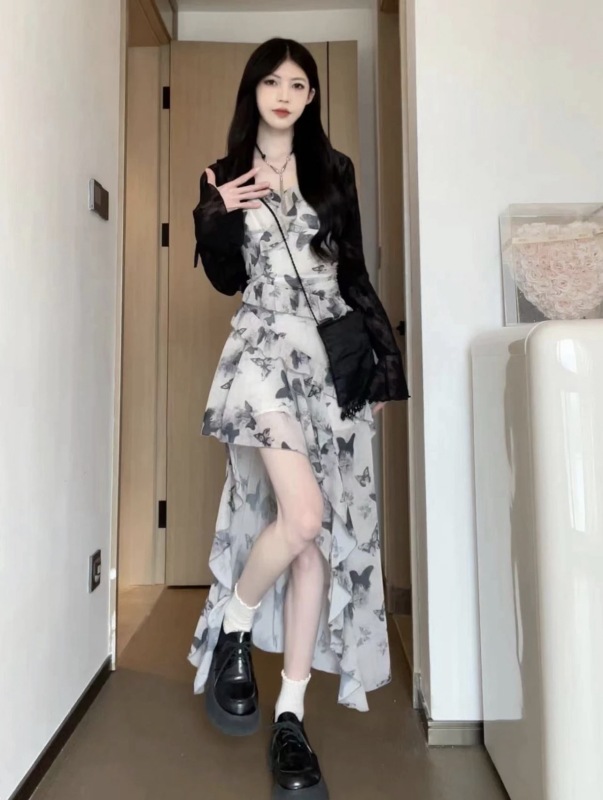 松本喪喪蝴蝶裙碎花不規則荷葉邊修身吊帶裙連衣裙B241Q0200