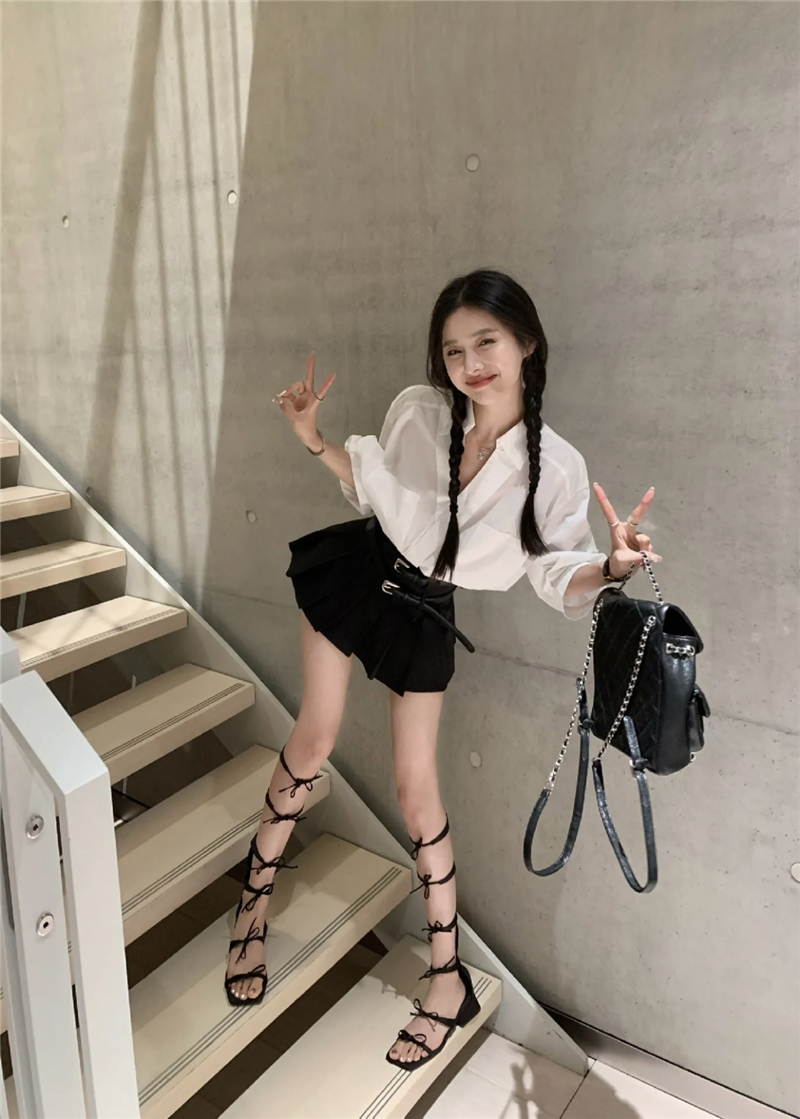 Real shot of long-sleeved design shirt, high-end top + double waistband to prevent exposure, hot girl pleated skirt and skirt