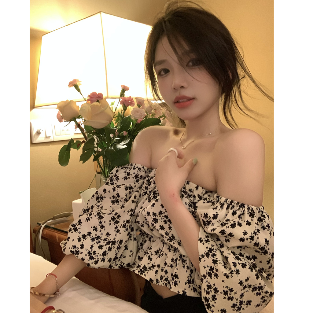 韓系甜美性感一字肩泡泡袖碎花抹胸襯衫女2024夏新款短款上衣