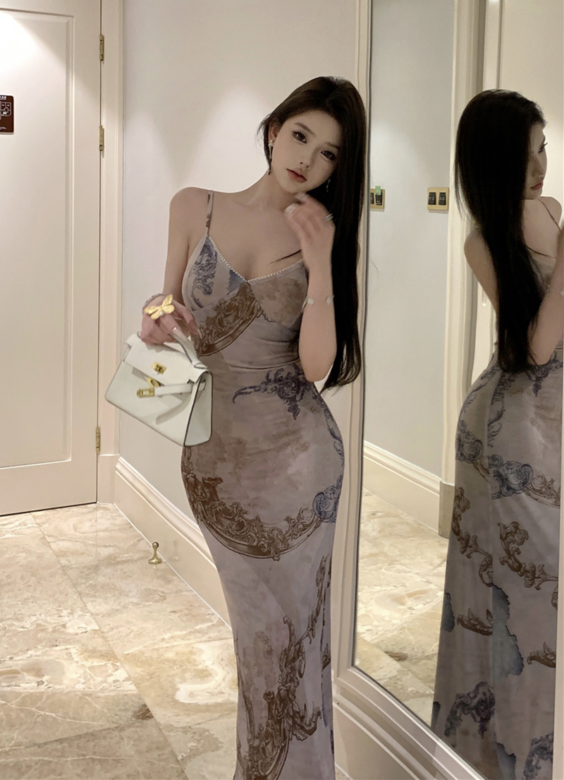 Real shot of retro sexy V-neck hip-hugging fishtail long skirt printed elastic mesh slim slim suspender dress for women