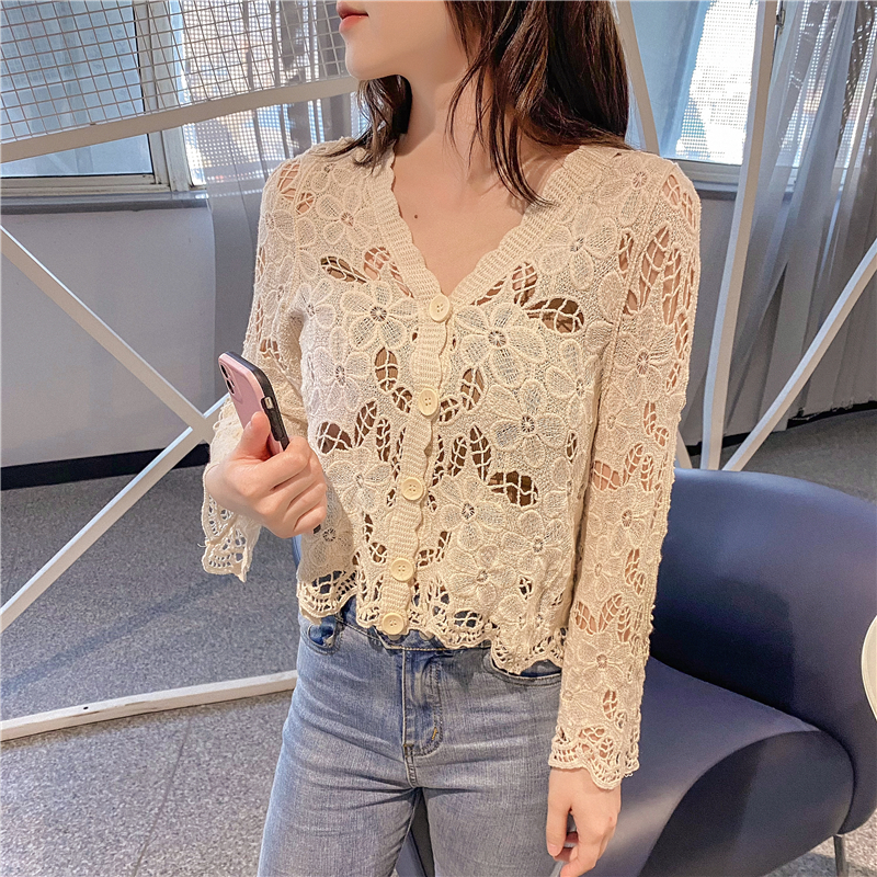 Actual shot of 2024 new Korean style v-neck lace empty shirt women's age-reducing bottoming cardigan