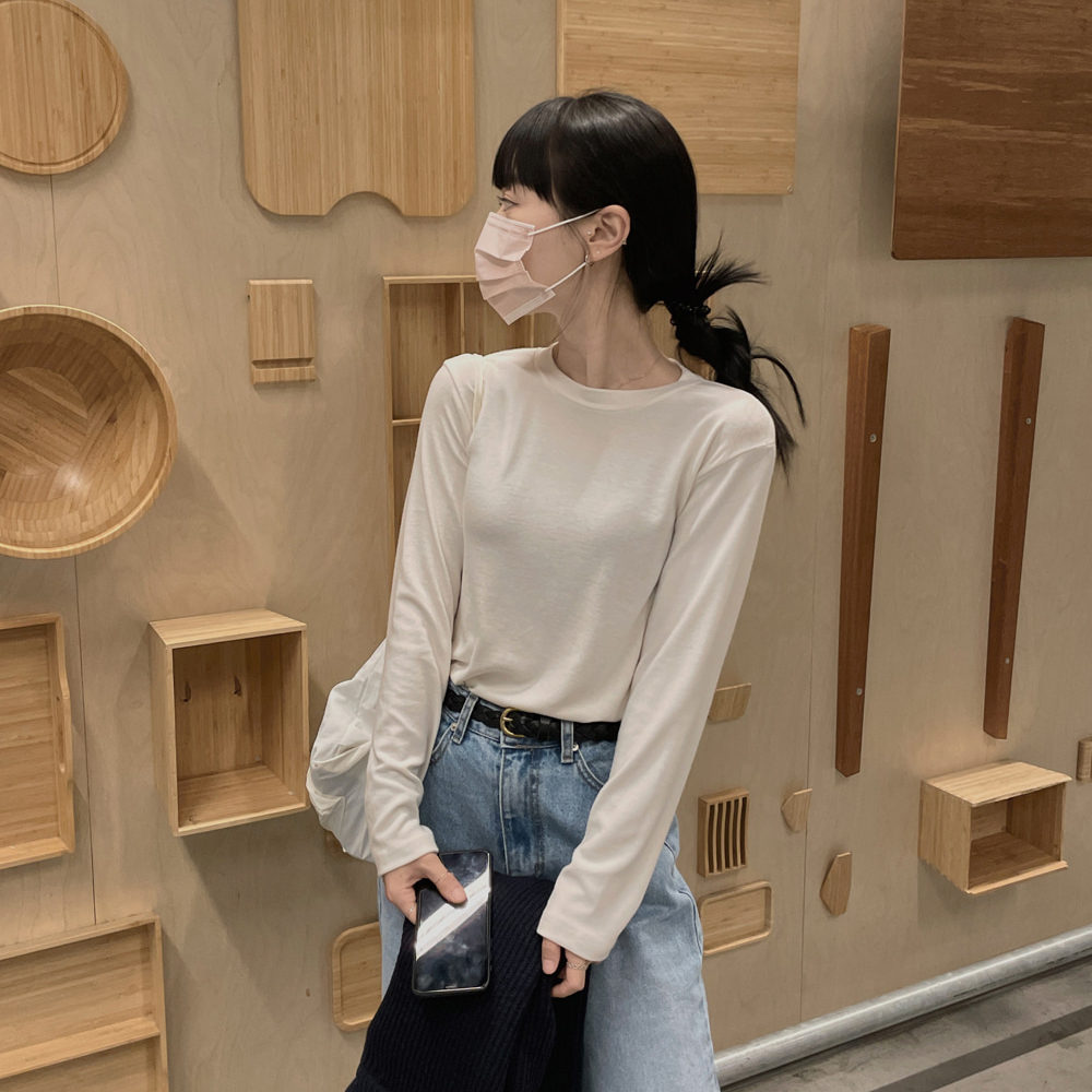 # slim and versatile basic solid color long-sleeved T-shirt