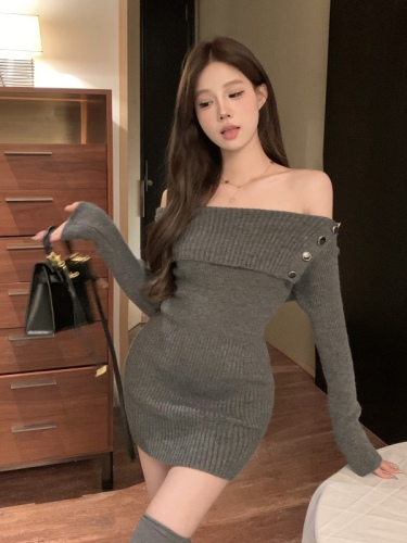 Real shot of one-shoulder knitted dress, off-shoulder, sexy pure desire, slim-fitting butt-covering dress, short skirt