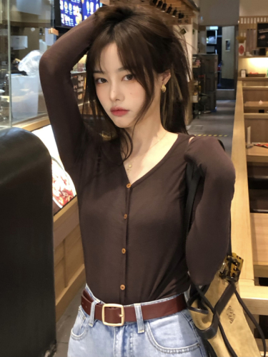 Actual shot of spring Korean style thin style V-neck temperament fashionable long-sleeved T-shirt sun protection for women