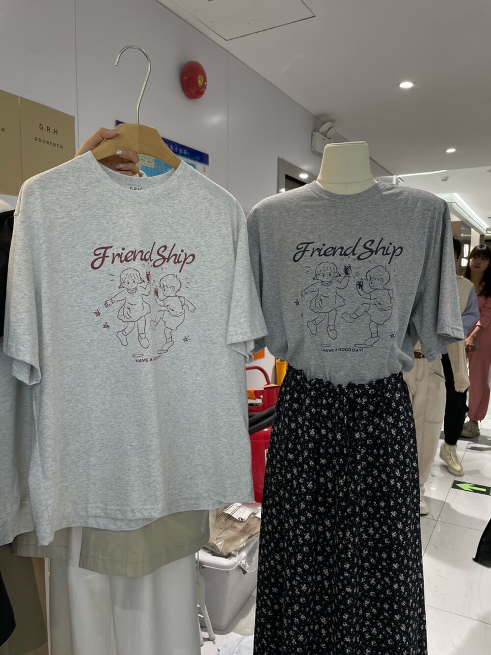 200g combed compact offspun pure cotton back strip Spring and summer loose right shoulder printed short-sleeved T-shirt