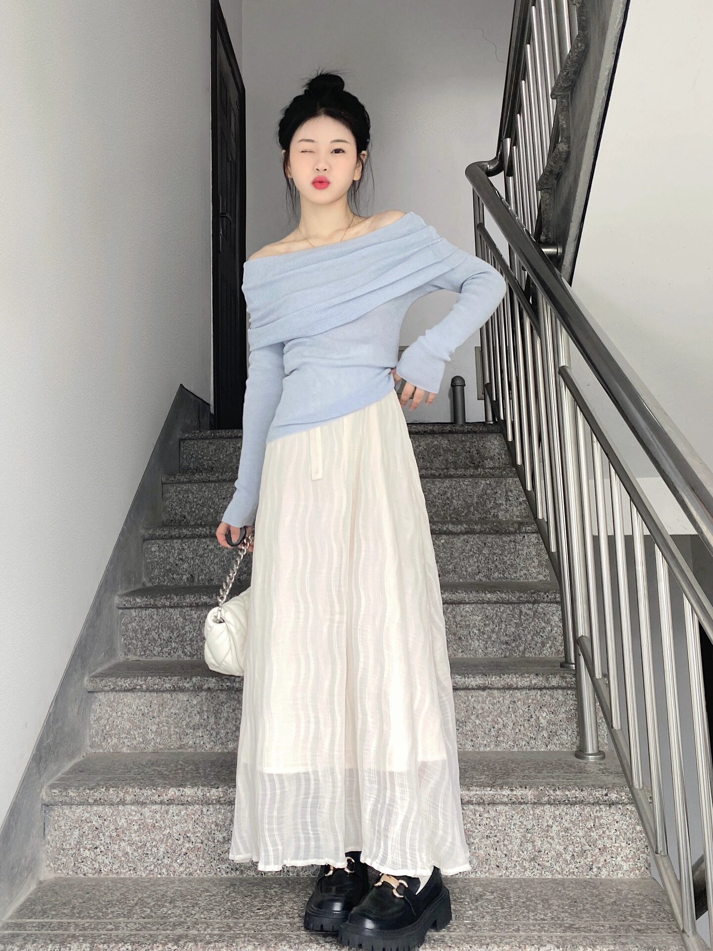 春季新款小個子茶系穿搭藍色一字領毛衣半身裙溫柔小香風兩件套裝