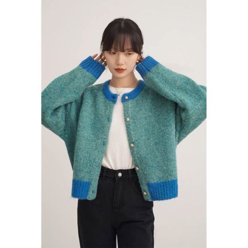 Contrast color round neck soft waxy knitted jacket for women in autumn, lazy style, versatile for age reduction, short sweater cardigan with temperament