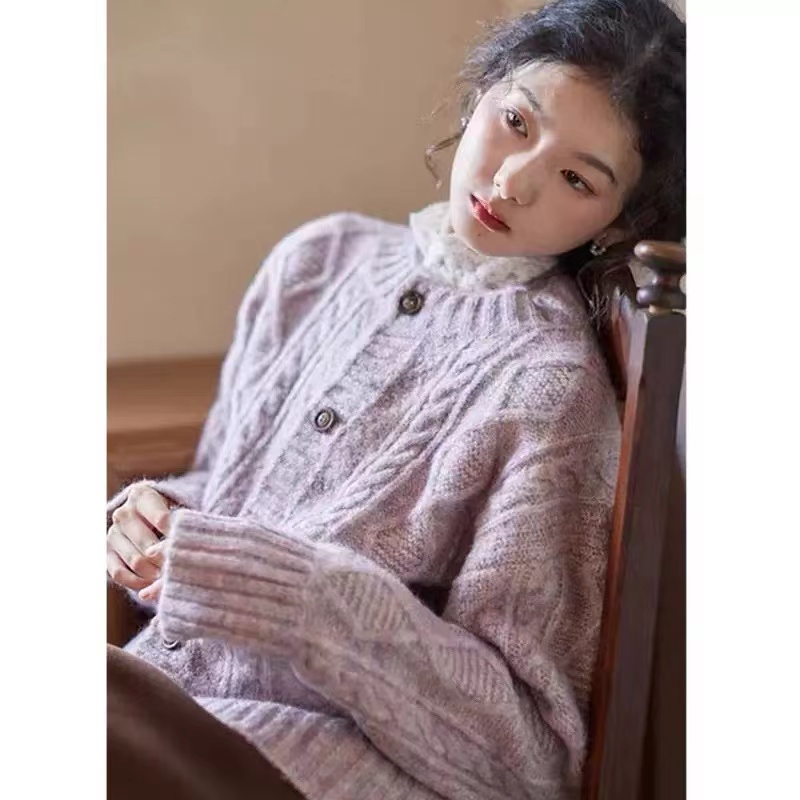 秋冬復古紫色菱格麻花針織開衫上衣女設計感寬鬆溫柔軟糯毛衣外套