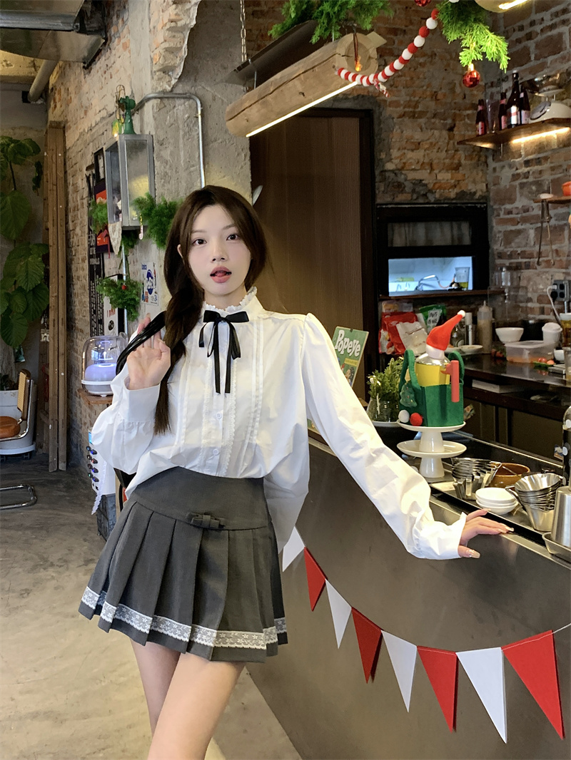 Real shot ~ early spring right shoulder puff sleeve shirt lace stand collar slim shirt + girl pleated skirt