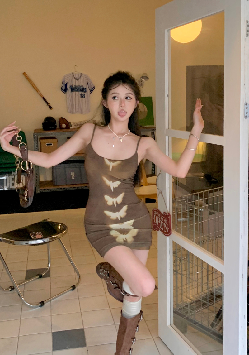 Real shot of summer fashionable sexy hottie's waist-cinching butterfly strap hip-covering dress