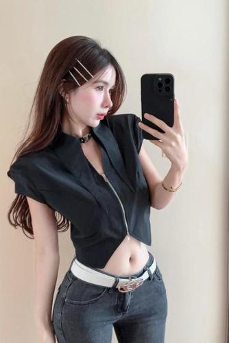 Actual shot of retro niche design unique design zipper fashionable pointy collar shirt