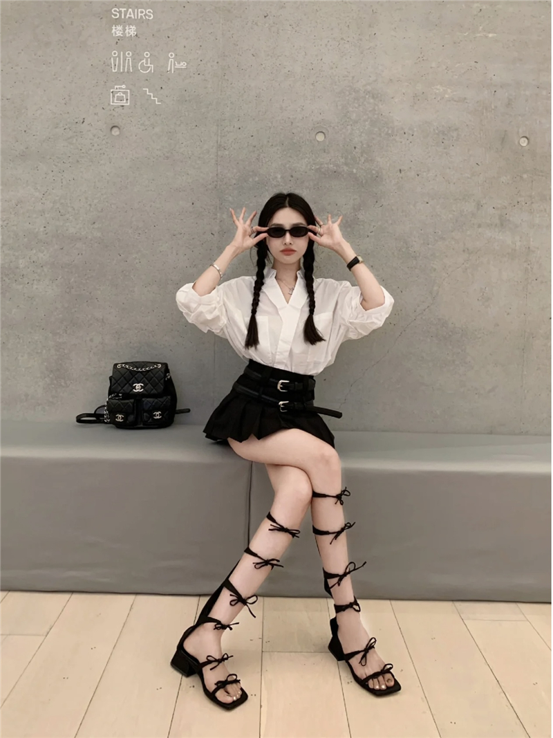 Real shot of long-sleeved design shirt, high-end top + double waistband to prevent exposure, hot girl pleated skirt and skirt