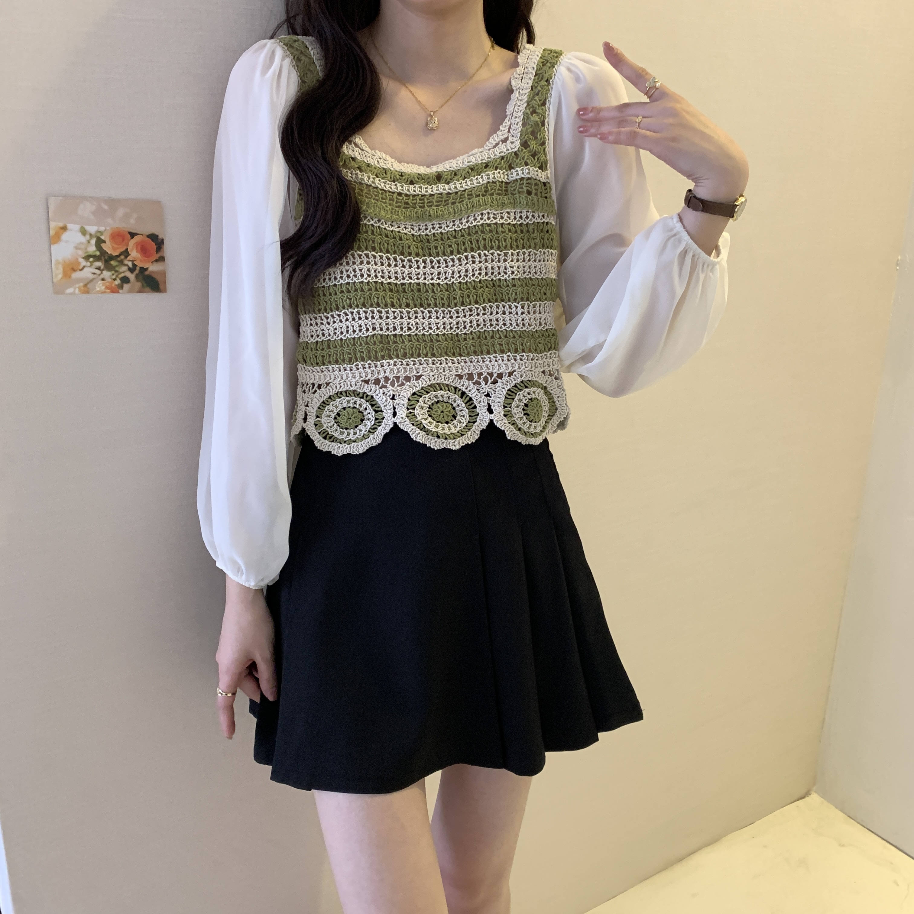 Dongdaemun, South Korea's new fashionable and versatile short-sleeved temperament quarter-neck patchwork tops for women are trendy