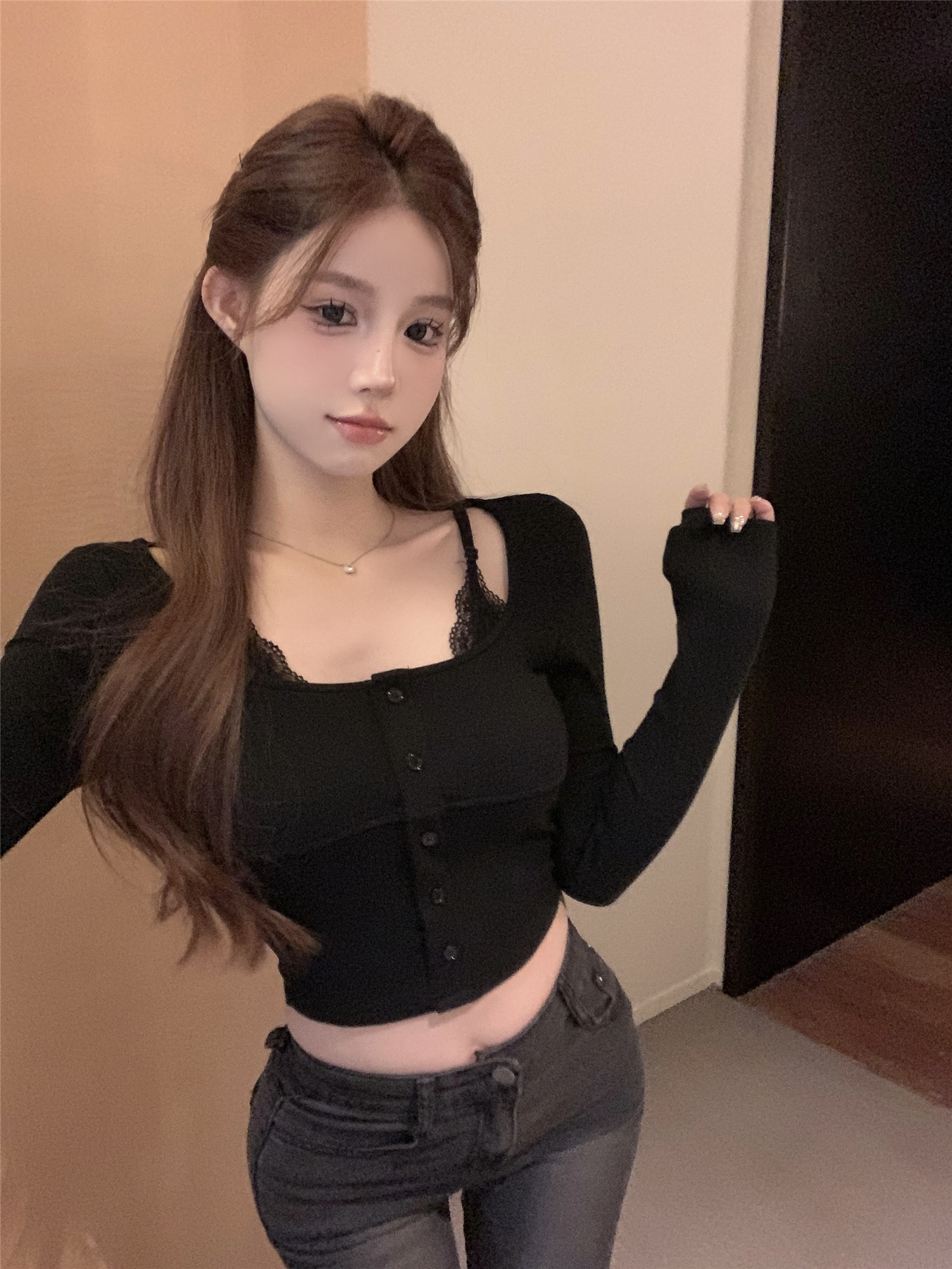 Real shot ~ Fake two-piece lace suspender long-sleeved T-shirt for women in spring and summer, sexy slimming bottoming shirt
