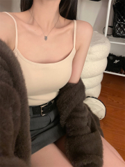 Actual shot of the new B-ready basic versatile and easy-to-wear slim-fitting hot girl suspender top