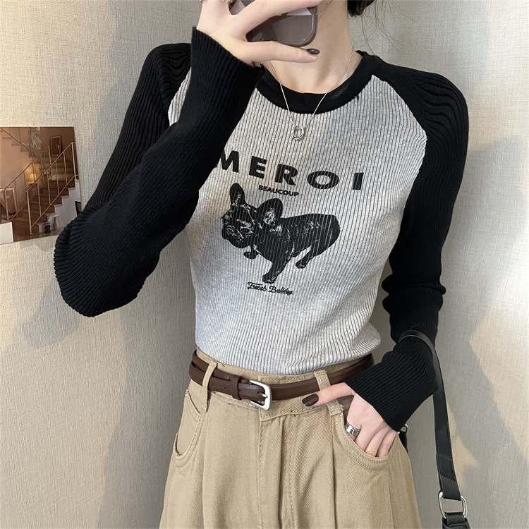Actual shot of 2024 long-sleeved T-shirt in early spring with design sense and inner layering shirt in spring tight-fitting short top