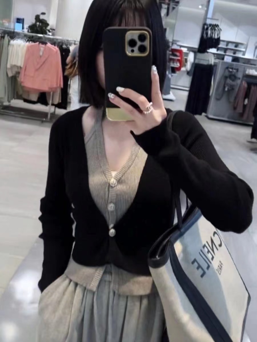 歐貨慵懶時尚洋氣女秋季V領掛脖假兩件針織上衣通勤毛針織衫