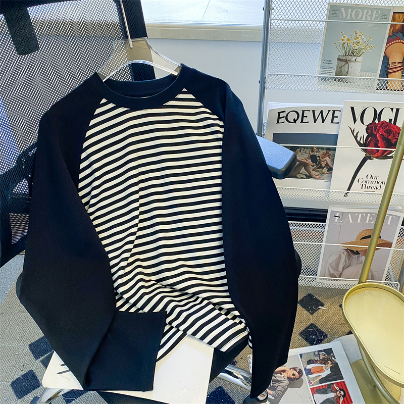 Real shot 2024 spring Korean style loose round neck raglan sleeves striped large size thin sweatshirt for women