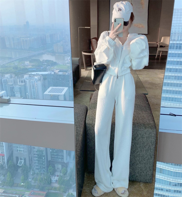 2024年早春新款時尚炸街減齡氣質女神范休閒兩件套裝高腰闊腿褲女